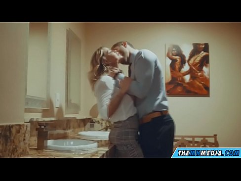 ❤️ Kapag ang isang busty blonde seduces sa isang pampublikong banyo Fuck video sa amin tl.hentaizm.ru ❌️❤